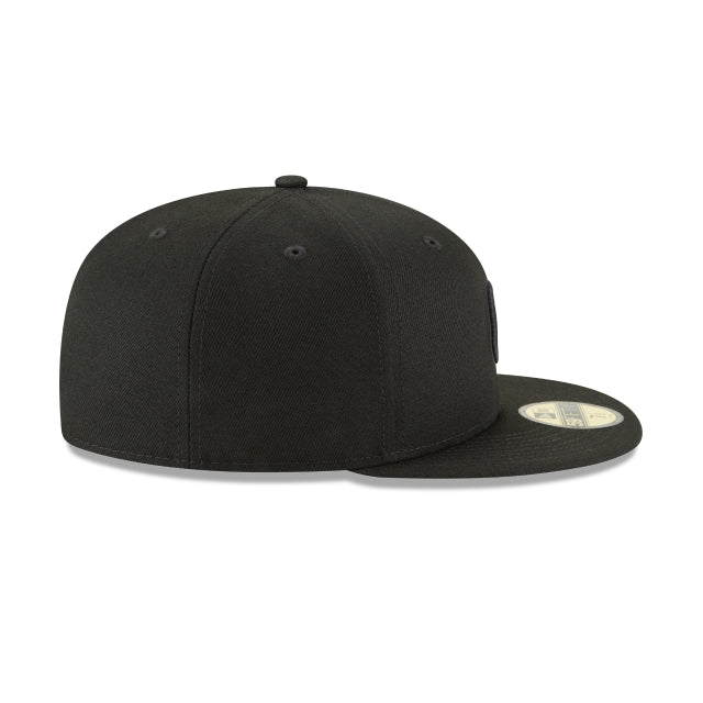 Chicago Cubs Blackout Basic 59FIFTY Fitted Hat